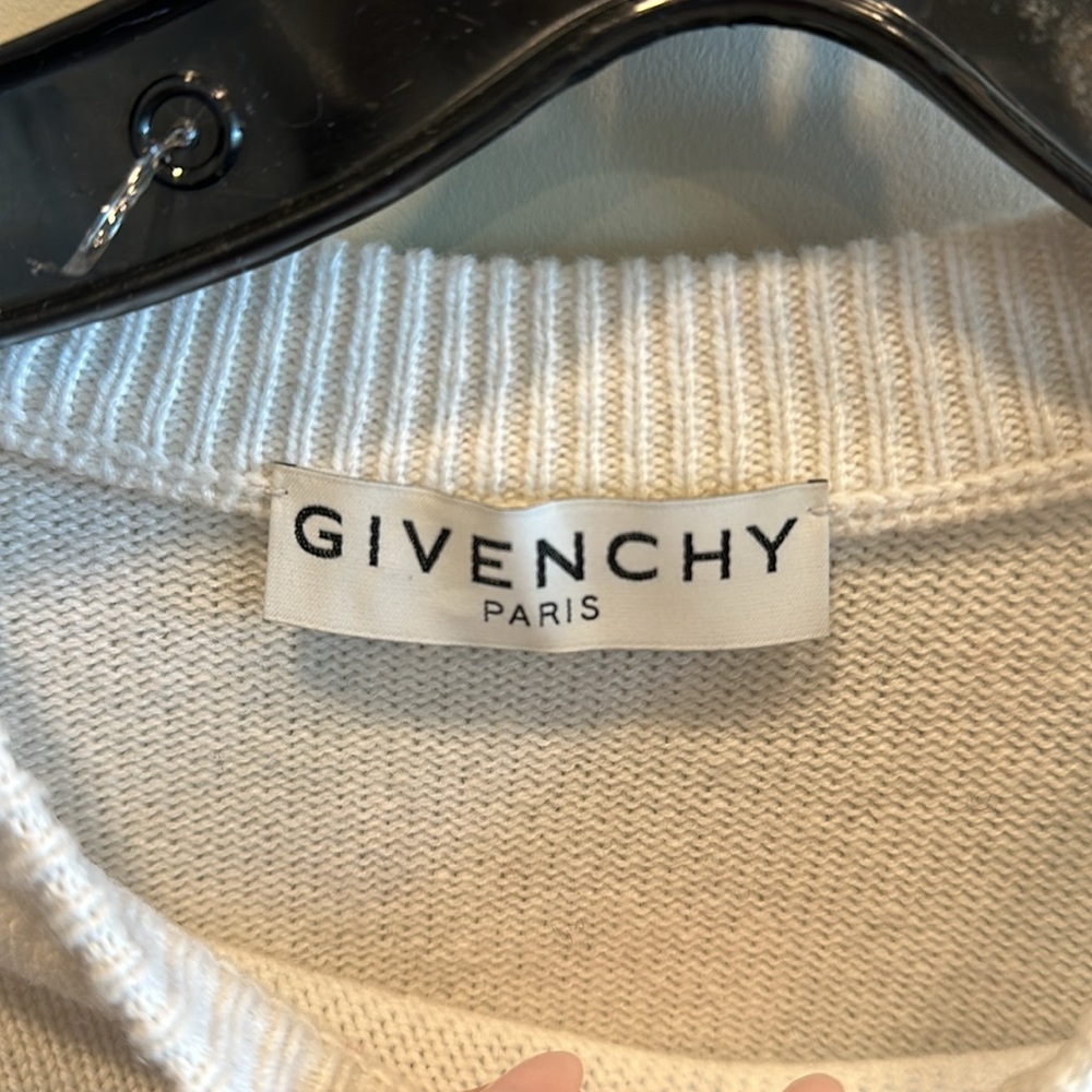 Givenchy Black and White Paris Logo Cashmere Sweater - Picture 9 of 12